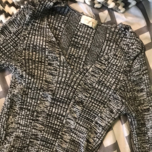 sweater - Picture 2 of 3